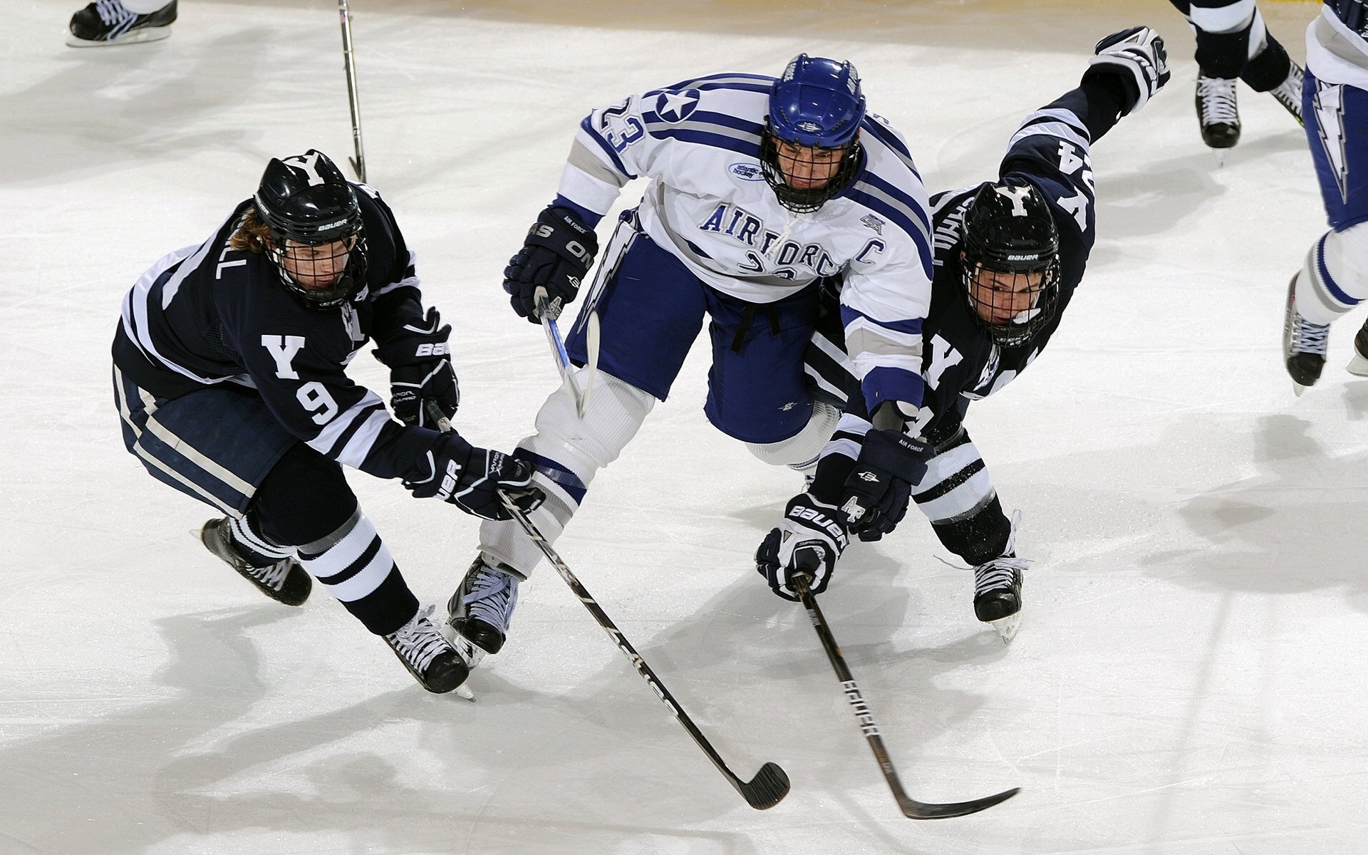 体育新闻中心构建赛事转播辅助AI字幕系统，体育转播用语
